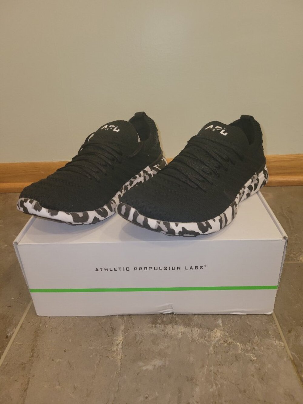 NIB APL Techloom Wave, black/white/leopard, size 6.5